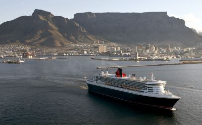 Queen Mary 2 in Cape Town