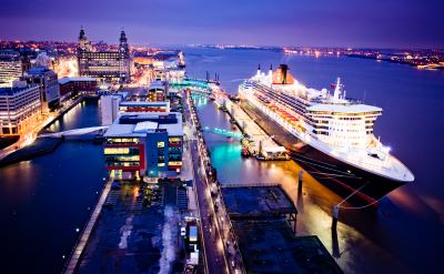 Queen Mary 2 in Liverpool